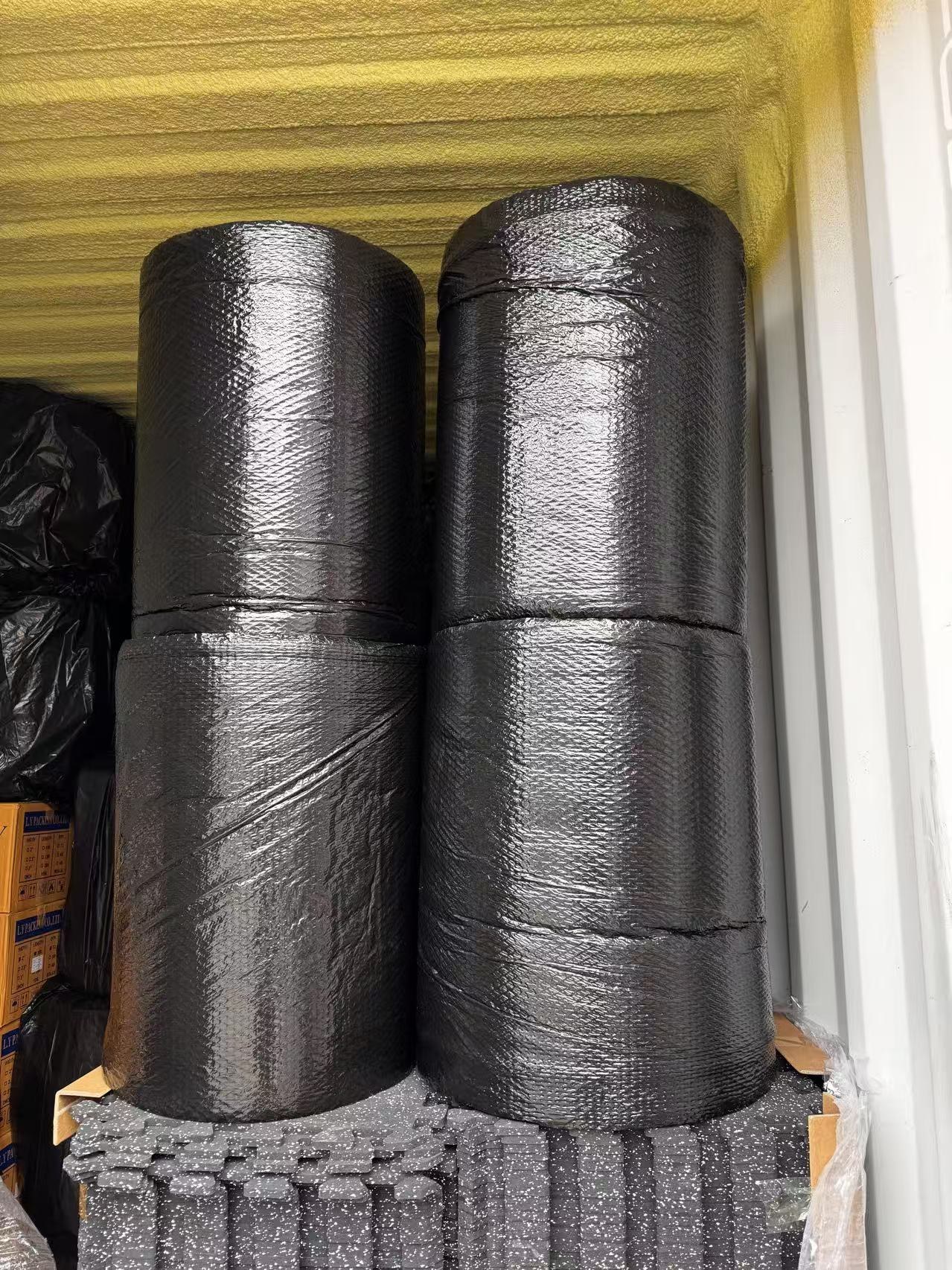 Large rolls of protective bubble material