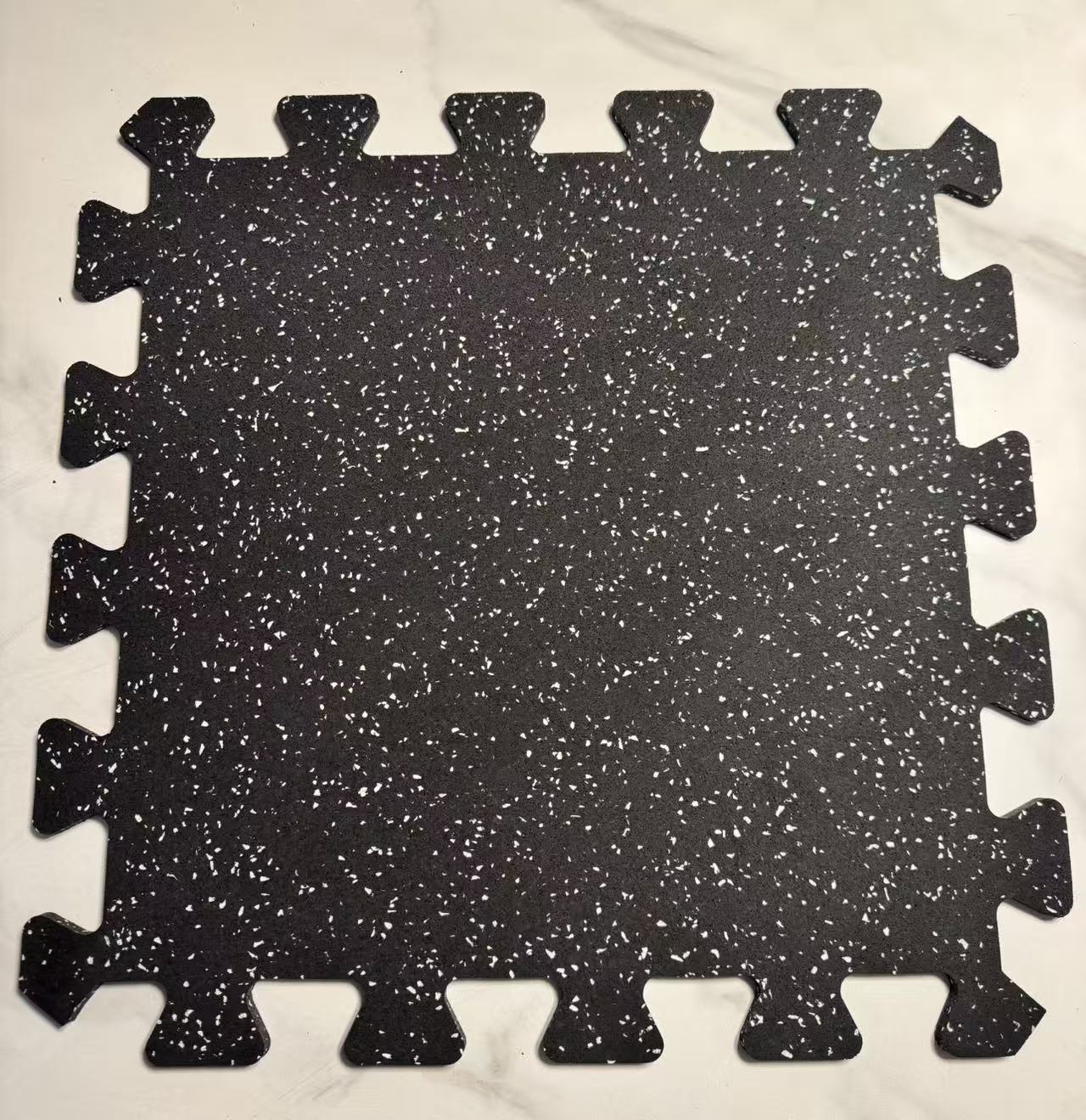 500 x 500 mm interlocking recycled rubber floor tile